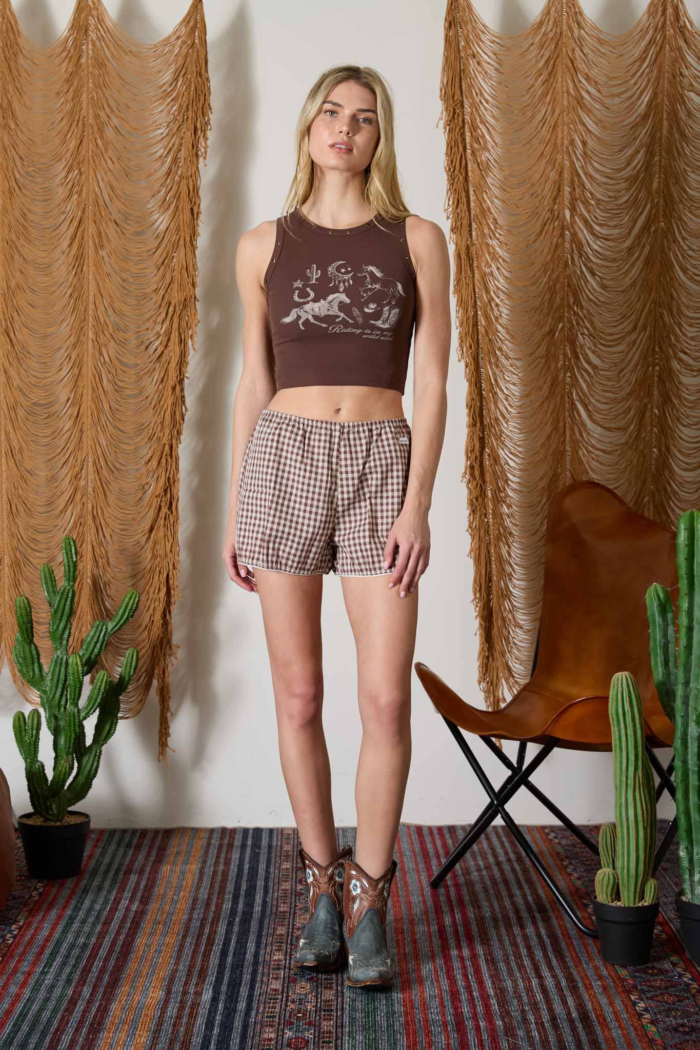 WESTERN GRAPHIC STUD CROP TOP