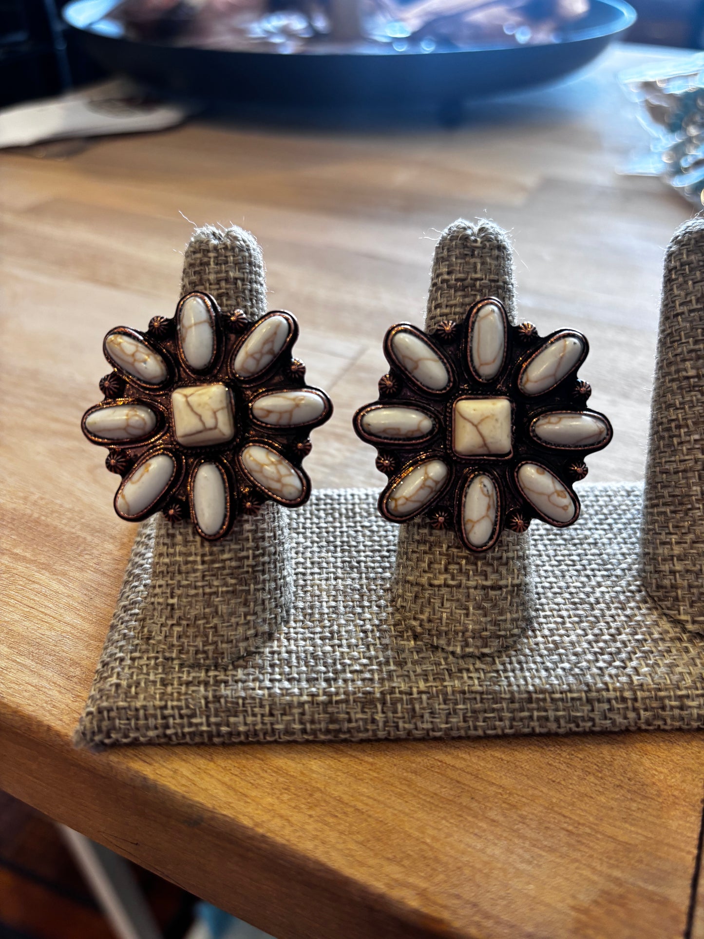 WESTERN CUFF RING: WHITE